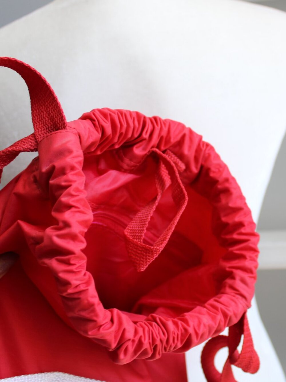 Vintage Y2K Red Nylon Floral Mesh Drawstring Outdoors Beach Bag Mini Backpack - Picture 5 of 7
